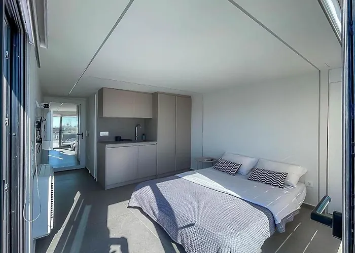 アパート Luxury Panoramic Sea & View テッサロニキ